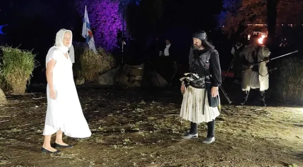 Αναπαράσταση για το ολοκαύτωμα της Νάουσας στο πάρκο
