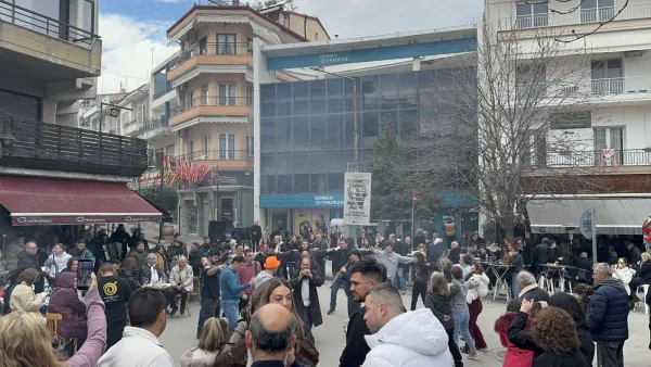 Αποκριάτικο γλέντι στην Πλατεία Καρατάσου
